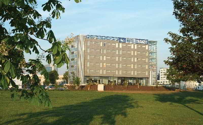 Holiday Inn Prague Airport, An Ihg Hotel Exterior photo